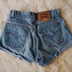 Mid-Rise Levi Shorts
